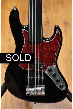Sadowsky MetroExpress 21 Fret Hybrid PJ Fretless 5 Solid Black High Polish Sadowsky MetroExpress 21 Fret Hybrid PJ Fretless 5 Solid Black High Polish